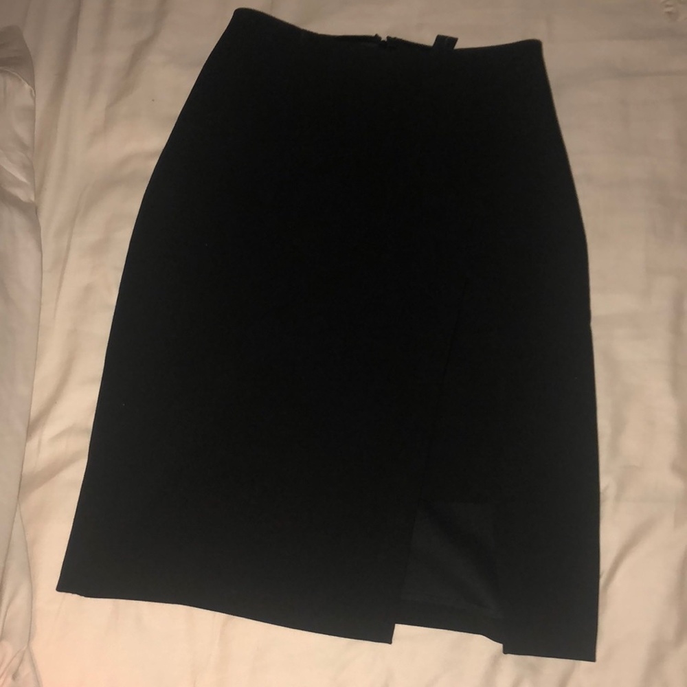 00 Black White House black market pencil skirt